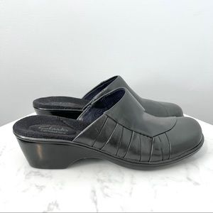 Clarks Bendables Black Pleated Mules Clogs